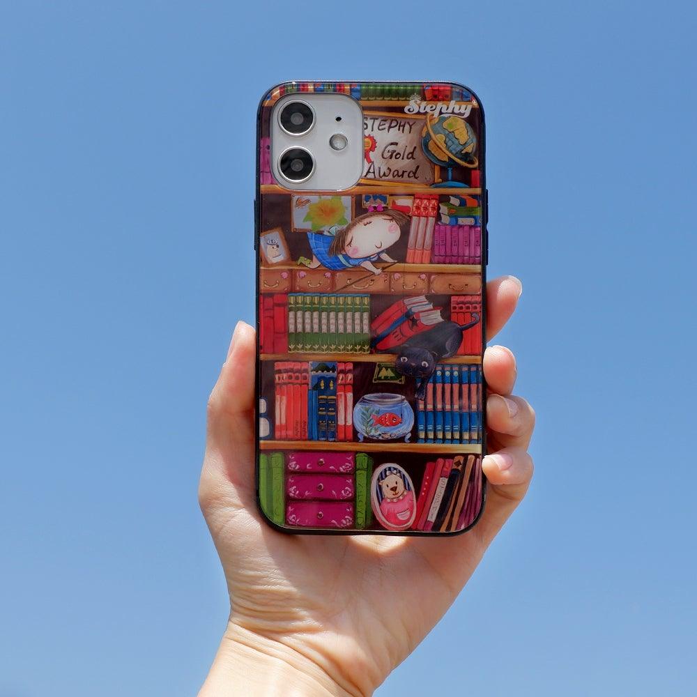 StephyDesignHK  iPhone 15/14/13/12系列書櫃鋼化玻璃手機保護殼【客製化】
