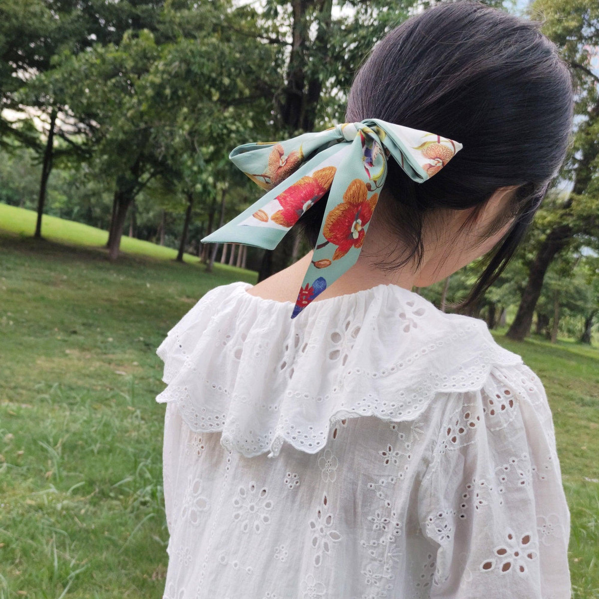 StephyDesignHK  素雅蘭花絲巾飄帶配絲巾扣禮盒 /小圍巾 / 領巾 / 長絲巾/髮帶